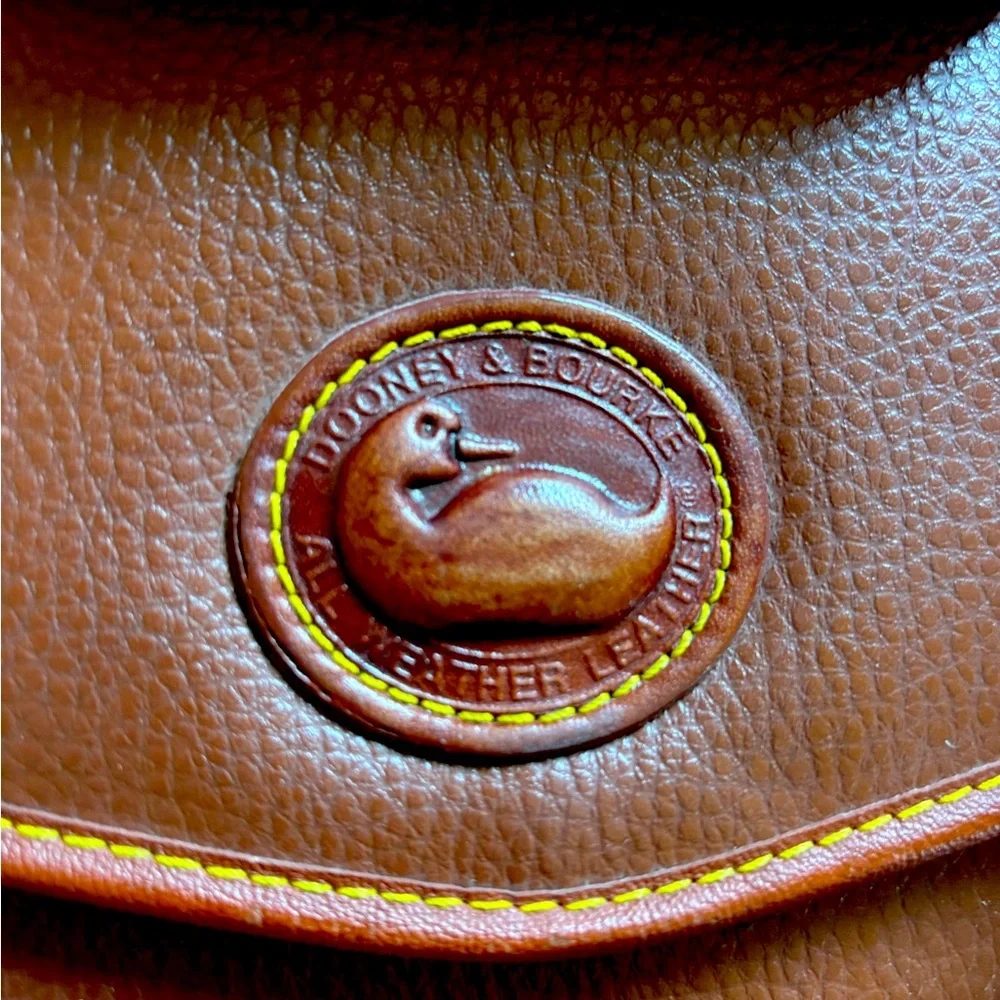 Vintage Dooney & Bourke - Picture 8 of 8